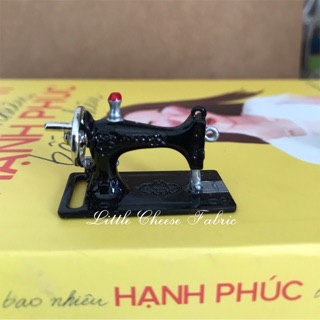 Mô hình máy may mini trang trí