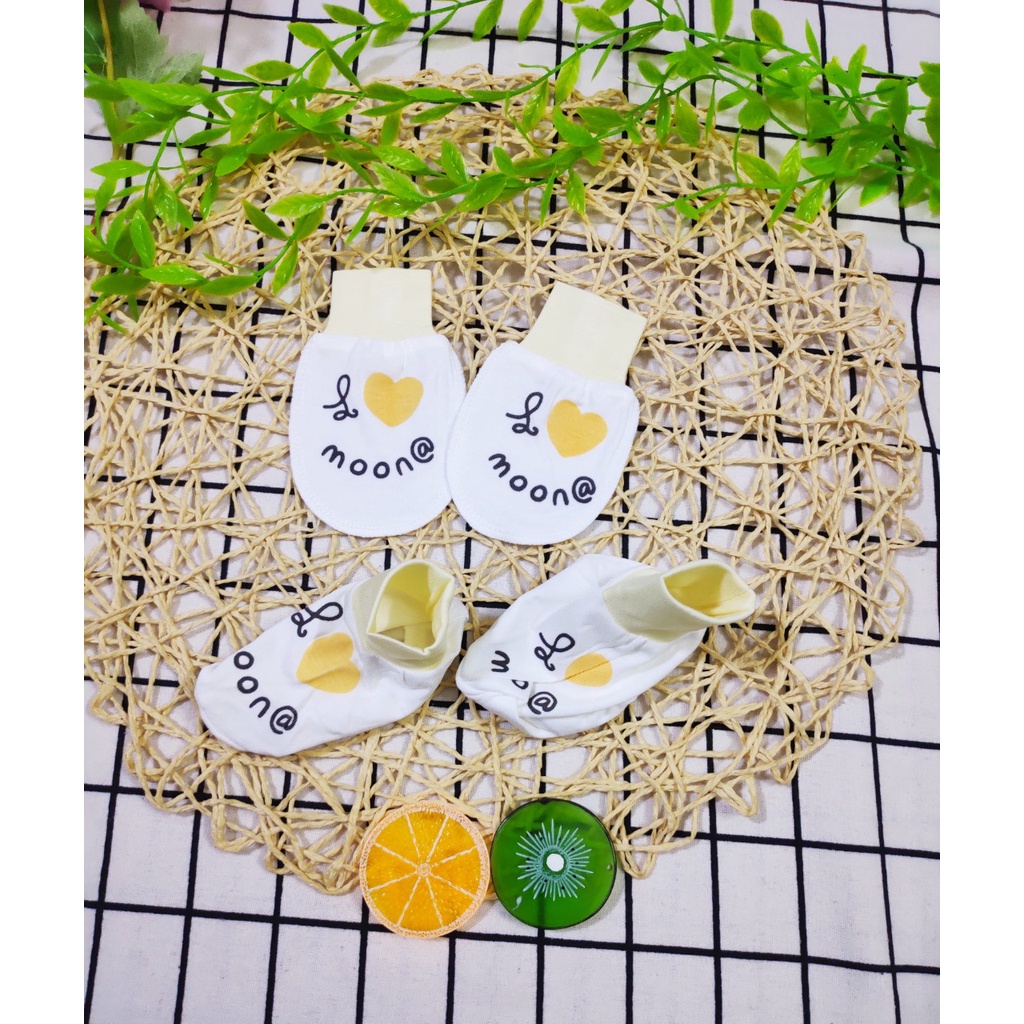 Xả kho set bao tay bao chân sơ sinh petit Moon mềm mịn thấm hút mồ hôi cho bé