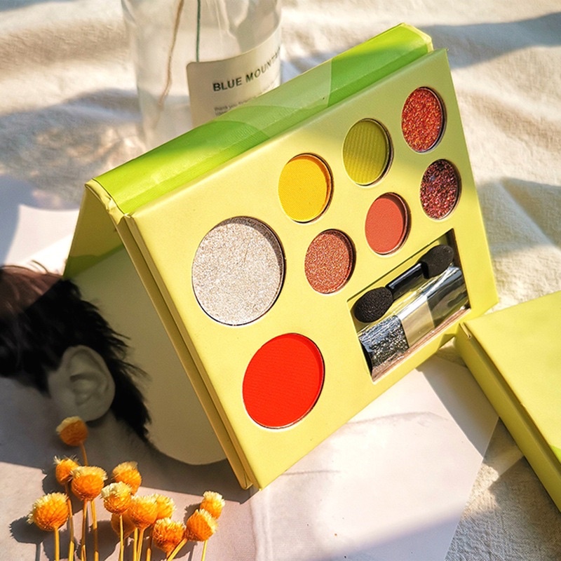 Phấn mắt má 8 ô dikalu kèm chổi hộp xanh