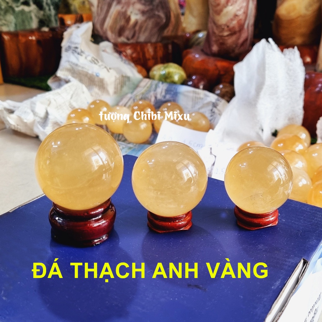 Bi cầu đá tự nhiên kèm đế gỗ size nhí để bàn