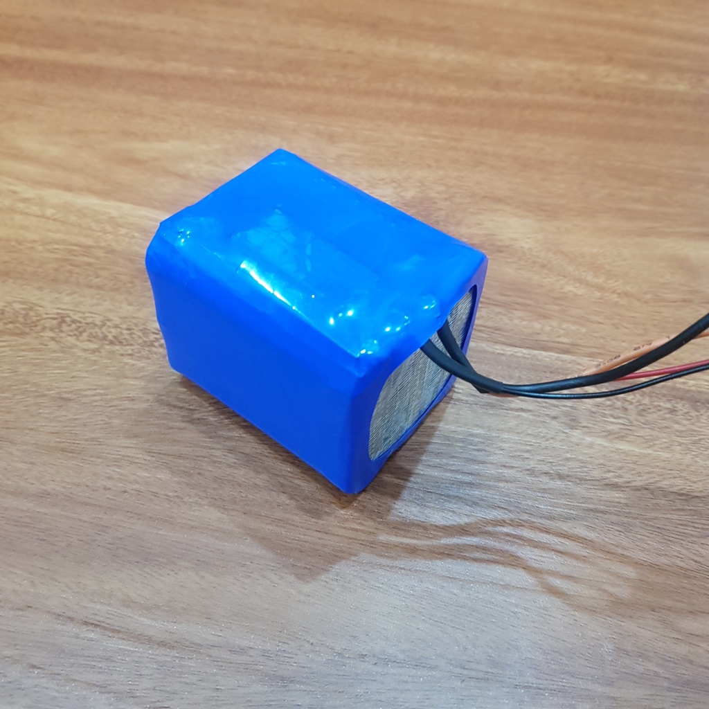 Pin 12V 6000mah  kèm sạc cho loa kéo, pin loa bluetooth, pin lưu điện wifi camera