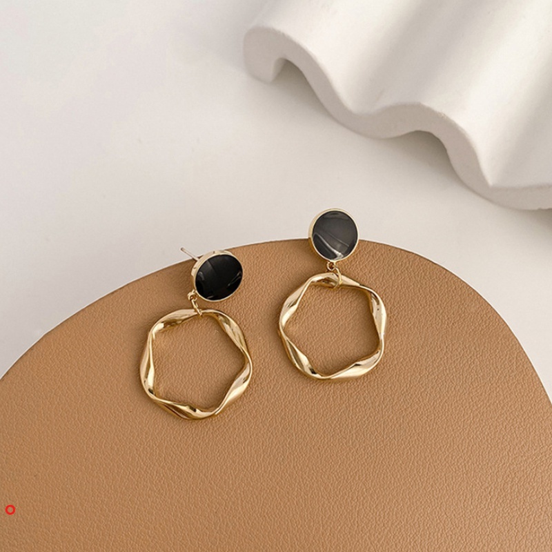 Khuyên tai vòng kim loại màu đen đơn giản cho nữ