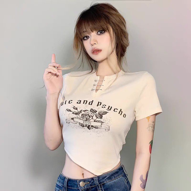 Áo Croptop Body Tay Ngắn MIRA.CLOSET, Dáng Ôm Hoạ Tiết In Hoa Hồng A5462