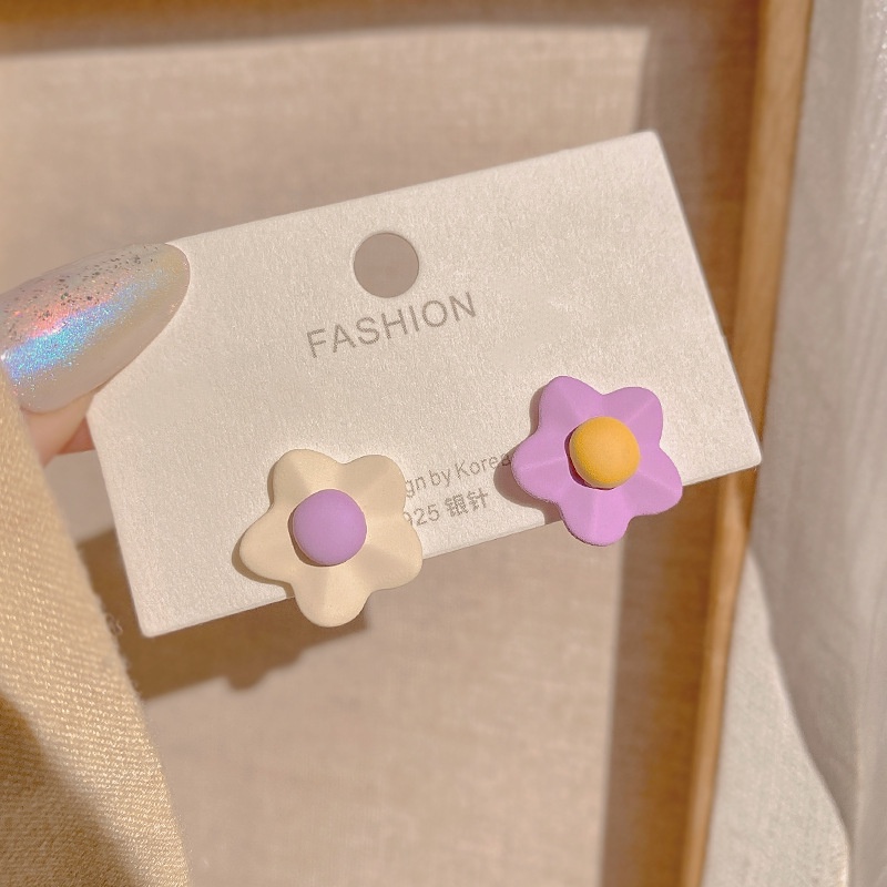 Khuyên Tai Hình Bông Hoa Màu Sắc Ngọt Ngào Phong Cách Hàn Quốc