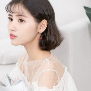Bông tai thả tim đỏ
