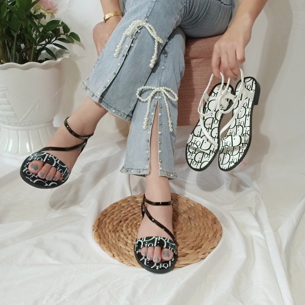 Giày sandal nữ đi học quai chéo in chữ sành điệu đế PU 2cm-tb16