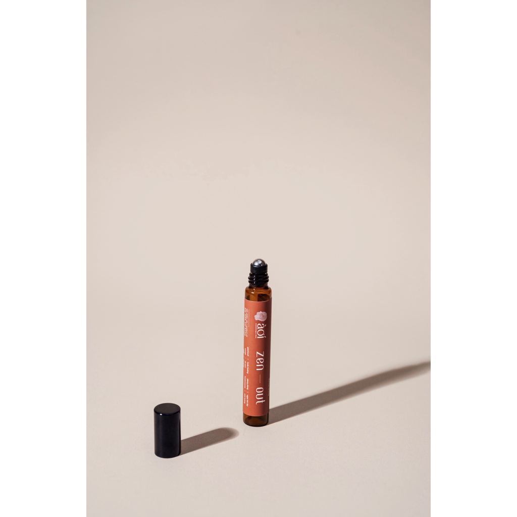 lăn thơm tinh dầu thiên nhiên zen out | rest roller pure essential oil by àơi | àơi signature blend - zen out in /retrea