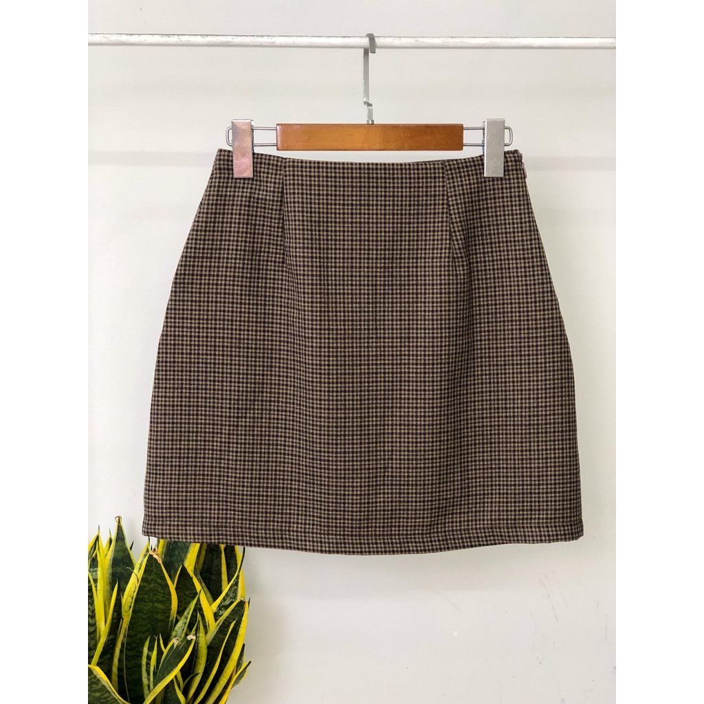 Chân váy có quần lót trong Vintage nút gỗ.
