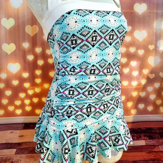 LYN LYN' HOUSE - VNXK