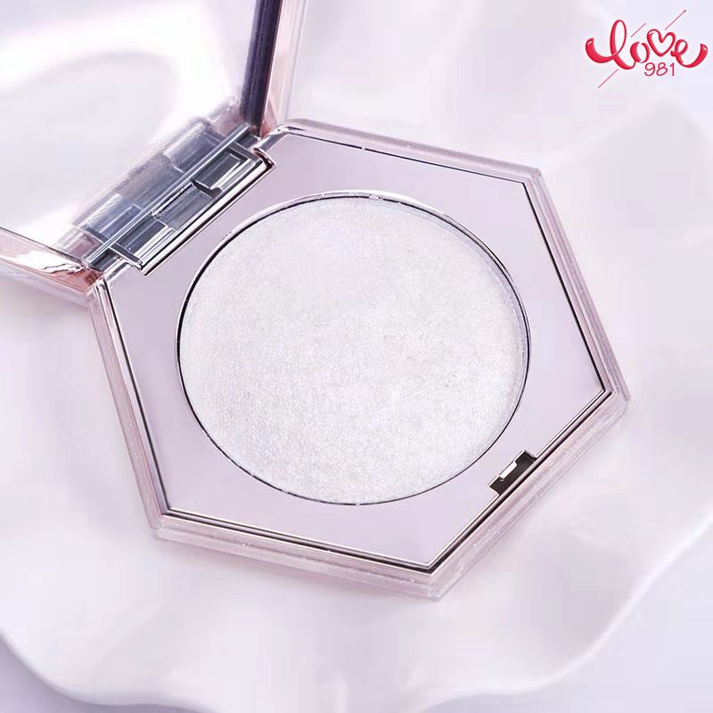 Phấn bắt sáng tạo khối trang điểm lấp lánh | BigBuy360 - bigbuy360.vn