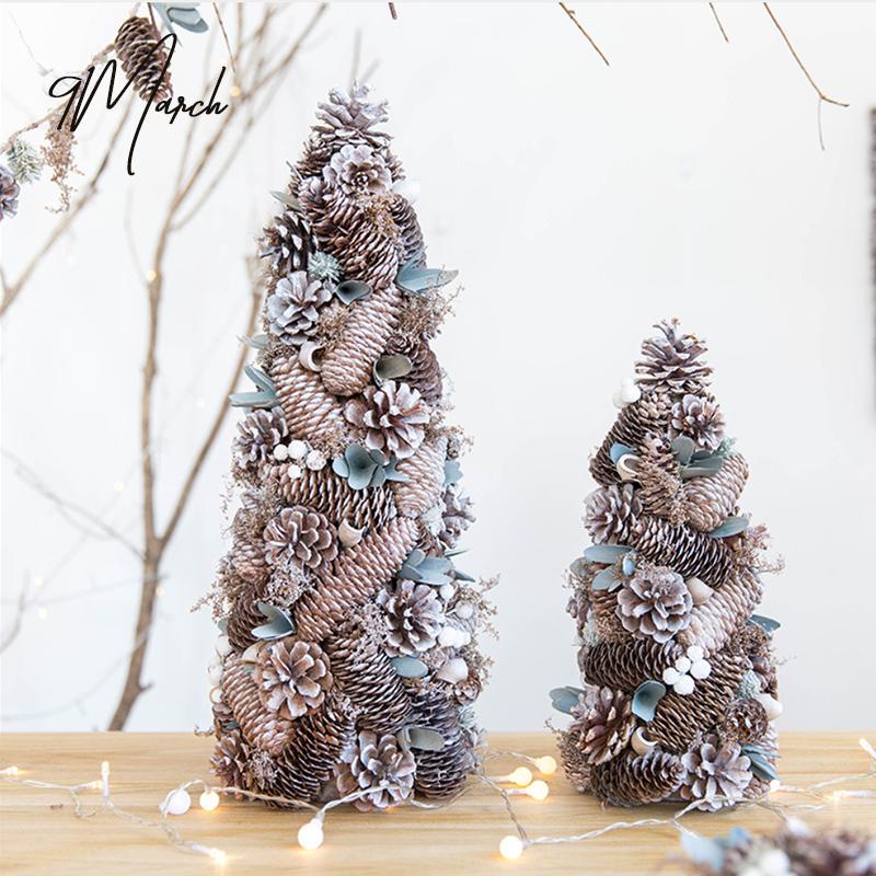 Cây thông decor từ trái thông khô [ Tặng dây đèn đom đóm ]