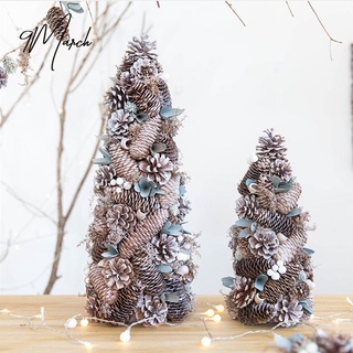 Cây thông decor từ trái thông khô