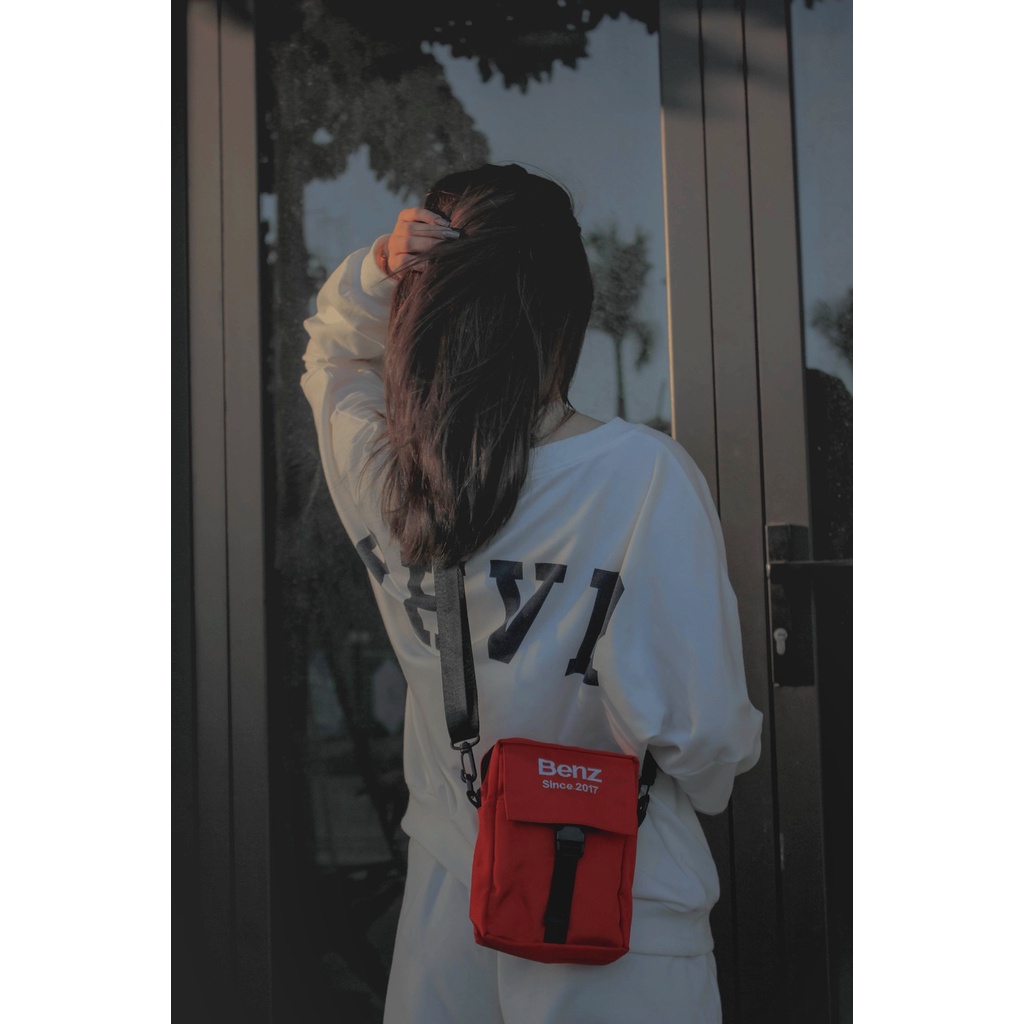 Túi đeo chéo mini thời trang unisex Ben Daily Bag vải bố trượt nước, chính hãng - Black/ Red | BigBuy360 - bigbuy360.vn