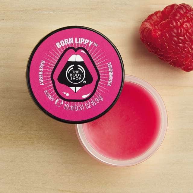 Son dưỡng ánh nhũ The Body Shop Raspberry  Born Lippy lip balm