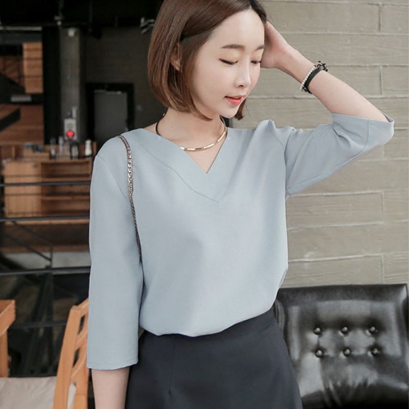 Áo nữ chất liệu chiffon tay lỡ cổ V màu trơn thời trang