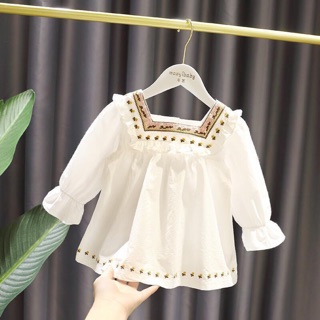Áo trắng baby doll bé gái thêu cổ