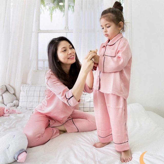 Pyjama lụa hồng