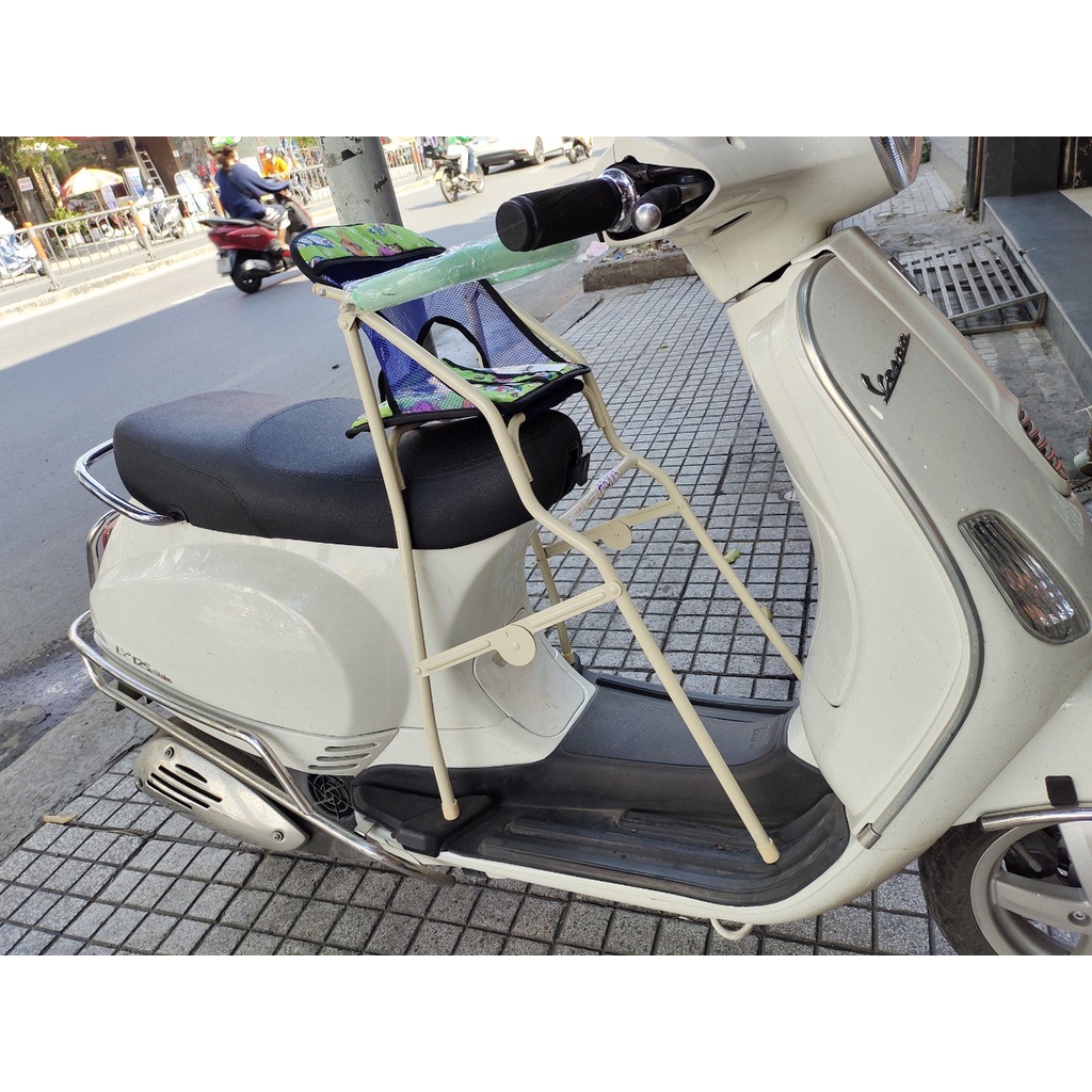 Giao Hỏa tỐc Ghế ngồi xe máy cho bé xe Vespa có vòng xếp gọn