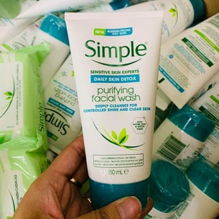 Sữa rửa mặt thải độc thanh lọc da Simple Daily Skin Detox Purifying Facial Wash