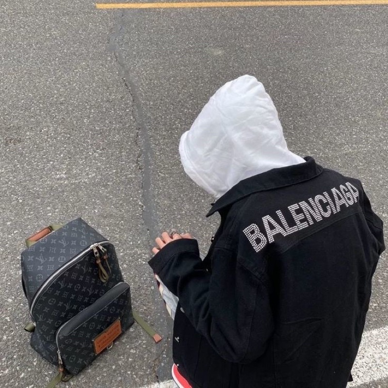 Áo Khoác Jean Balen Đính Đá Nam Nữ