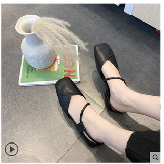 Sandal bít mũi đế bằng phong cách Hàn Quốc