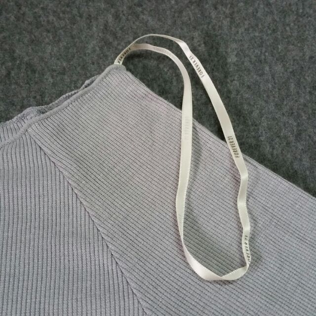 Áo thun croptop dài tay F21