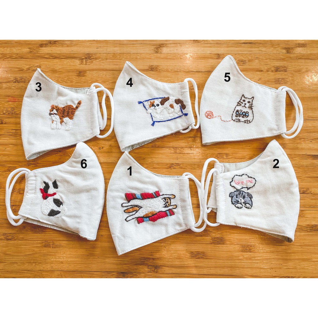 Khẩu trang vải linen thêu tay 3 lớp thêu mèo - 3 Plyer Hand Embroidered Linen Face Mask | BigBuy360 - bigbuy360.vn