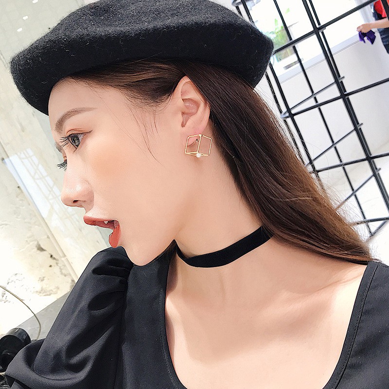 Hoa tai đính hạt giả ngọc trai thiết kế tinh tế