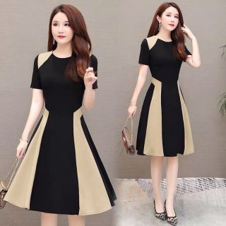 Đầm Đen Xòe Phối Màu Vàng