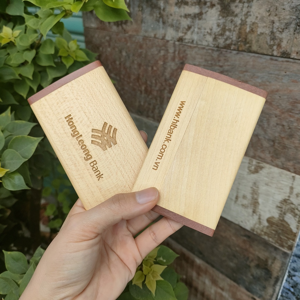Hộp đựng danh thiếp gỗ khắc tên, logo theo yêu cầu