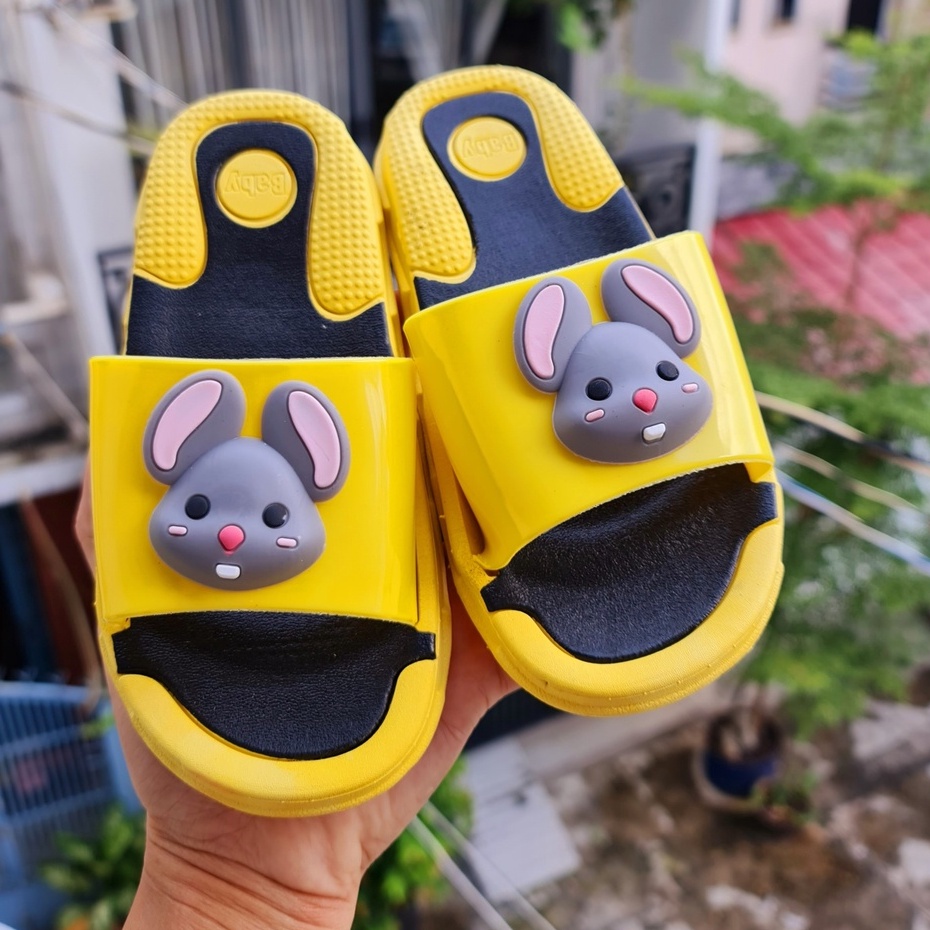 Dép lê quai ngang cho bé trai hình chuột xám chất cao su mềm êm chân bé