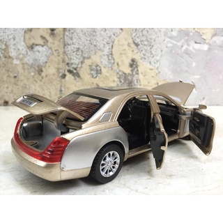 Mô hình xe MayBach 62S 1:32