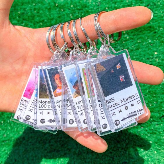 Móc khóa handmade bài hát Spotify theo yêu cầu nha