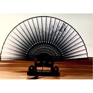 Quạt cổ trang Trung Quốc, quạt lụa xếp Mai hoa