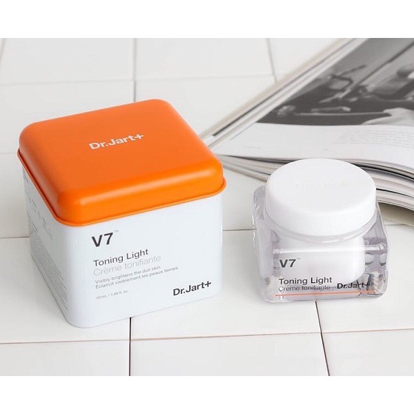 Kem dưỡng da V7 Toning Light 15ml/50ML