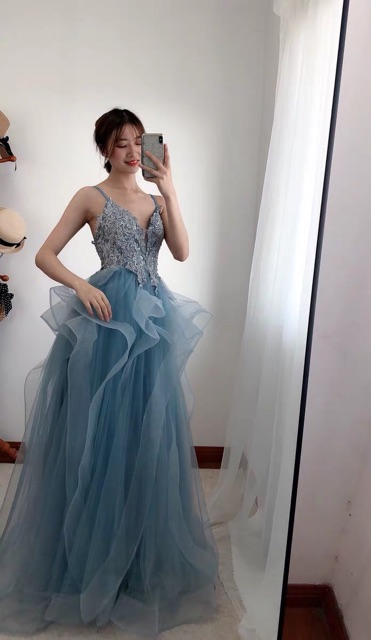 Đầm dạ hội hai dây màu xanh dài thướt tha Mã 109 năm 2019