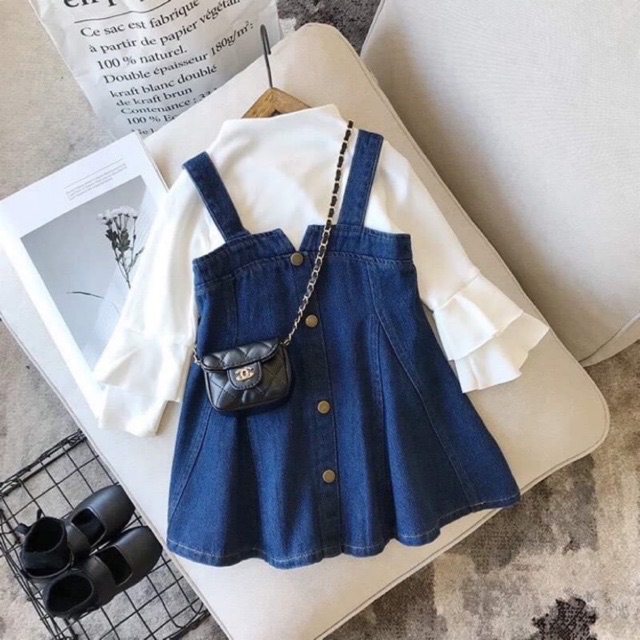 Set yếm bò + áo thun tay xoè