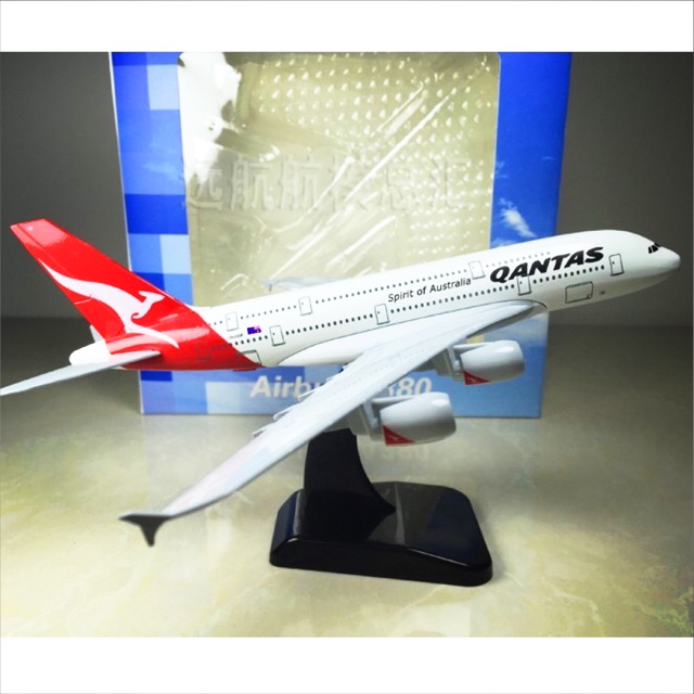 [ishop268] ⚡️[giá sỉ] Mô hình máy bay sắt 20cm Qantas airline có đế chưng bày - Mua hàng an tâm