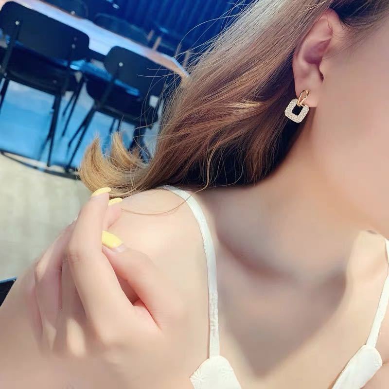 Đôi khuyên tai hình vuông đính kim cương giả thời trang cho nữ