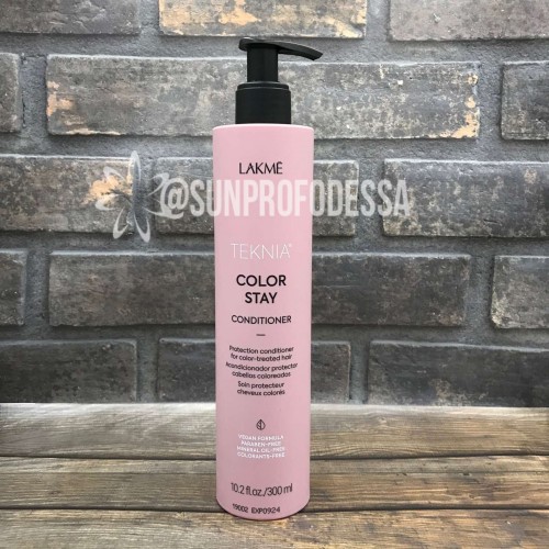 Dầu xả giữ màu tóc nhuộm Lakme Teknia Color Stay Conditioner 300ml