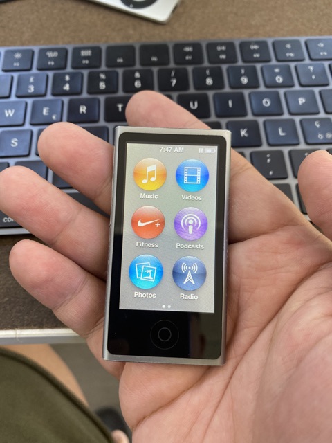 Máy nghe nhạc Apple iPod Nano Gen 8 16GB
