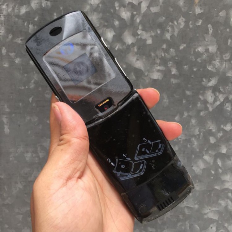 GIÁ KỊCH SÀN Điện Thoai Nắp Gập Motorola V3i Loại 1 Phím Thép Zin Không Tróc Sơn GIÁ KỊCH SÀN | BigBuy360 - bigbuy360.vn