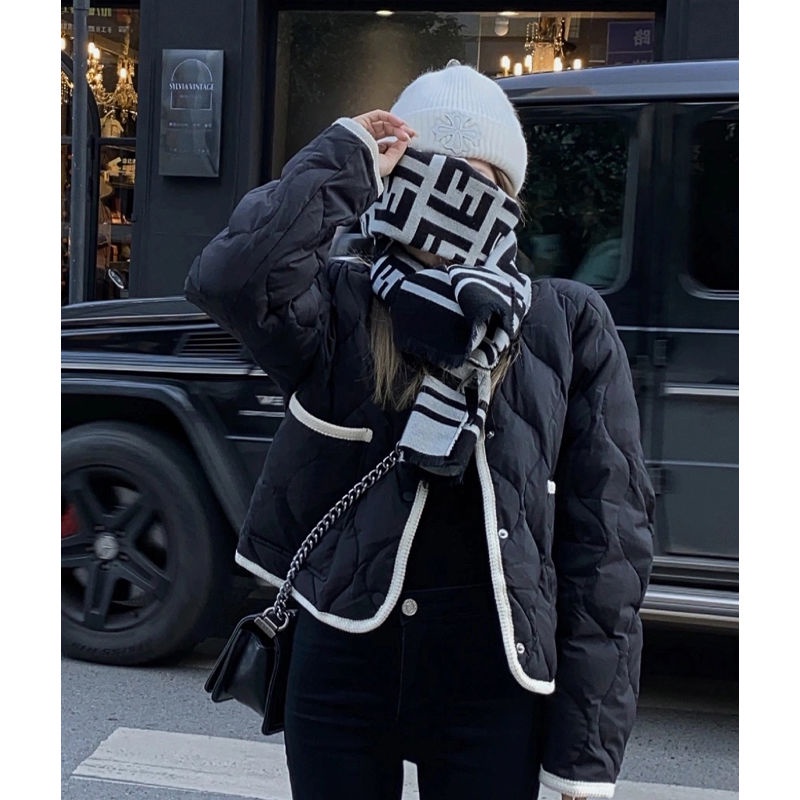 Áo Khoác Mỏng Dáng Ngắn Màu Đen Thời Trang Mùa Đông Cho Nữ