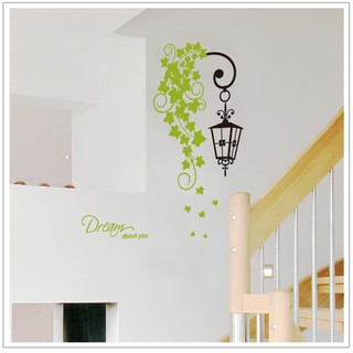 Decal Cây Đèn Và Dây Leo