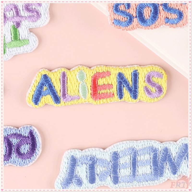 ✿ Sticker Chữ Cái Tiếng Anh Nhiều Màu Sắc Tự Dính ✿ 1 Huy Hiệu Thêu Hình Tên Lửa Cầu Vồng, Galaxy