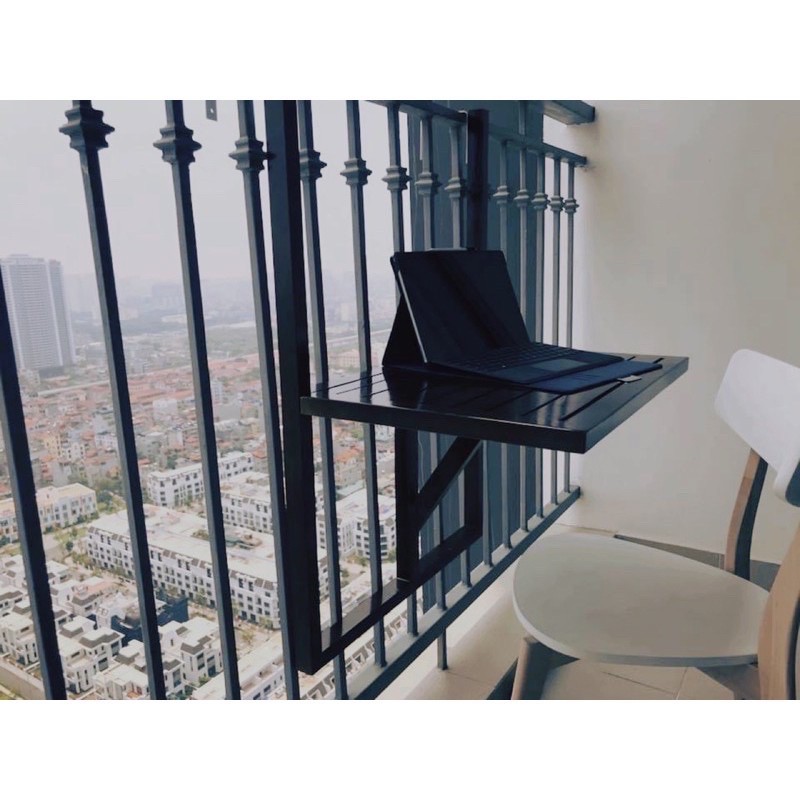 Bàn treo ban công gấp được màu đen GREEN HOME