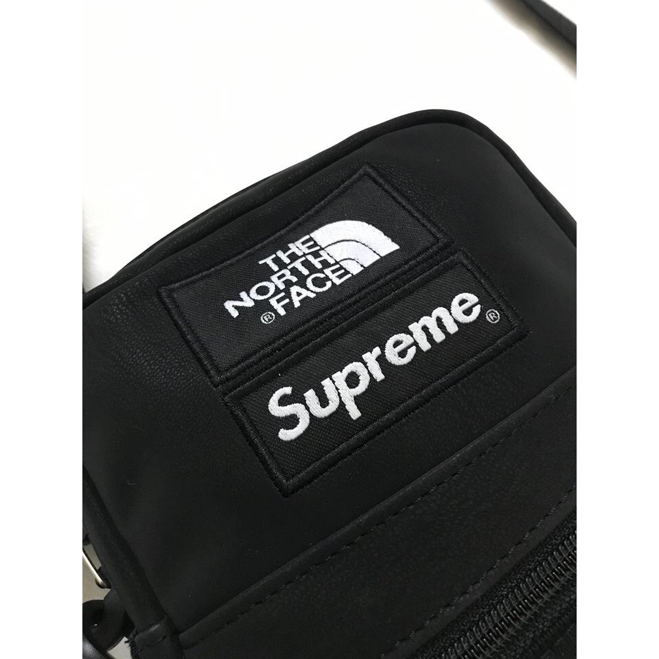 TÚI ĐEO CHÉO DA SUPREME X TNF [ ĐỎ & ĐEN ]