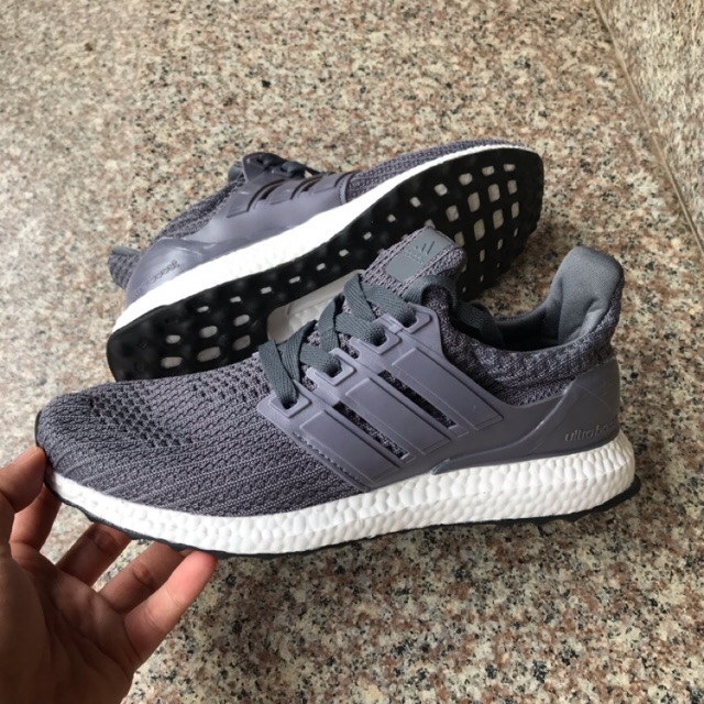 Giầy thể thao Ultra Boost xám cực độc
