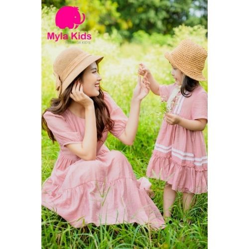 Set đầm đôi mẹ và bé gái ngắn tay màu hồng nhạt váy tơ lụa organza an toàn cho bé Myla Kids kèm ảnh feetback của khách