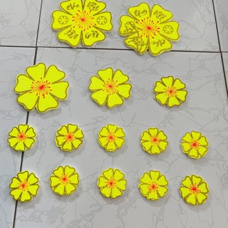 Hoa mai xốp dán tường